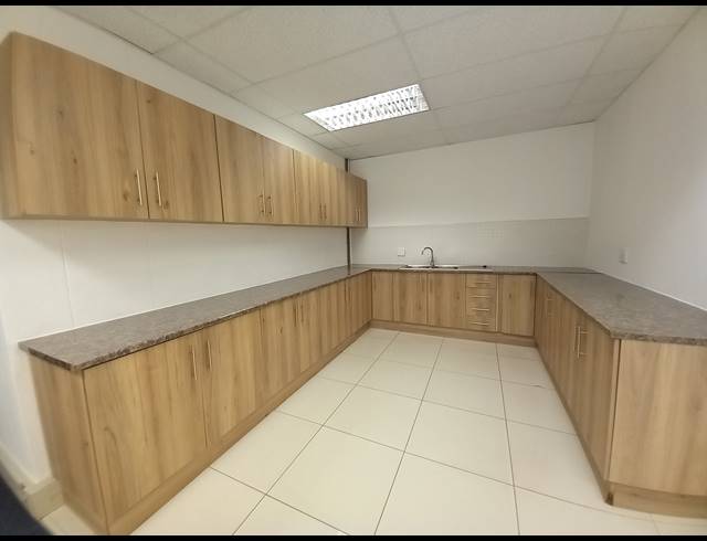 360M² OFFICE TO LET IN BRYANSTON